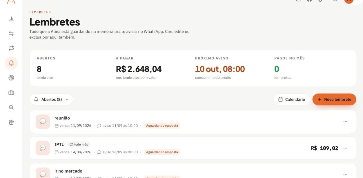 Tela de Lembretes: 8 lembretes abertos, quanto há a pagar, o próximo aviso (10 de outubro às 8h, o condomínio) e a lista com o vencimento e a hora do aviso no WhatsApp.